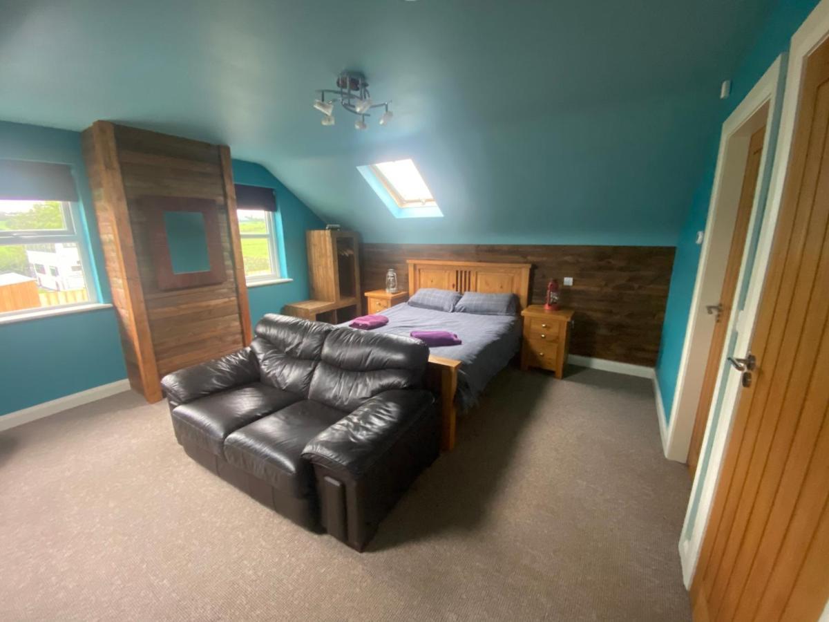 Sleeps 12 Hot Tub Sauna Cinema Pets Welcome Эннискиллен Экстерьер фото