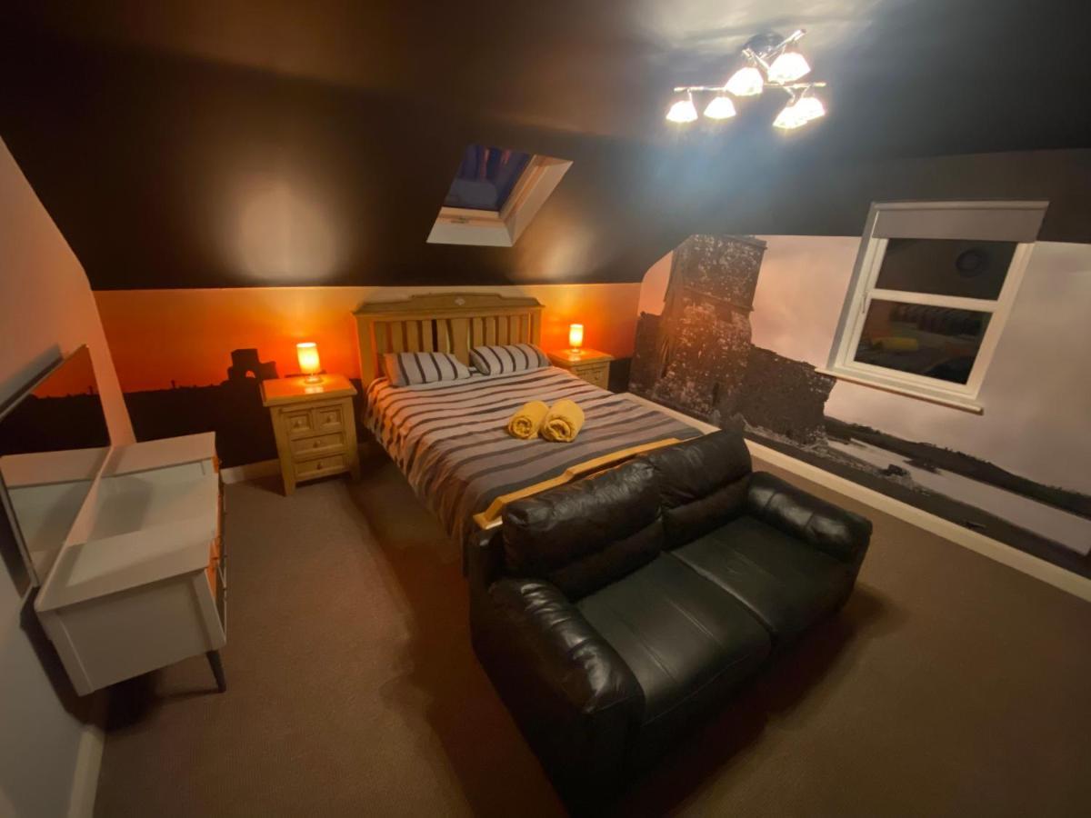Sleeps 12 Hot Tub Sauna Cinema Pets Welcome Эннискиллен Экстерьер фото