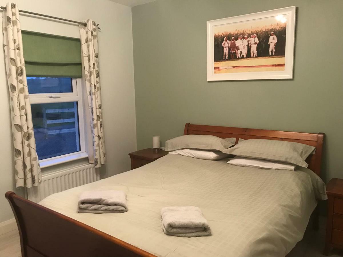 Sleeps 12 Hot Tub Sauna Cinema Pets Welcome Эннискиллен Экстерьер фото